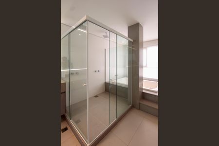 Casa de condomínio à venda com 850m², 4 quartos e 6 vagasBanheiro suíte 1 master 