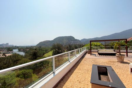 Casa de condomínio à venda com 850m², 4 quartos e 6 vagasDedeck