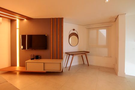 Casa de condomínio à venda com 850m², 4 quartos e 6 vagasSala de TV 