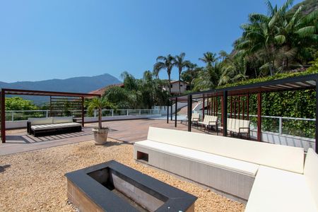 Casa de condomínio à venda com 850m², 4 quartos e 6 vagasDedeck