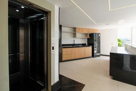 Casa de condomínio à venda com 850m², 4 quartos e 6 vagasElevador 