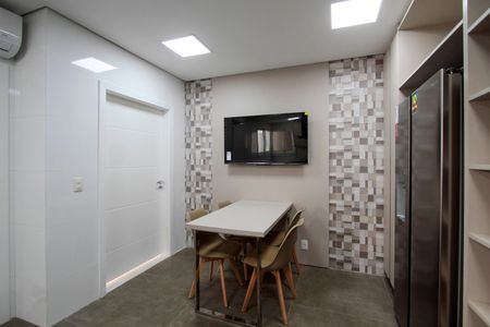 Casa de condomínio à venda com 850m², 4 quartos e 6 vagasCozinha 