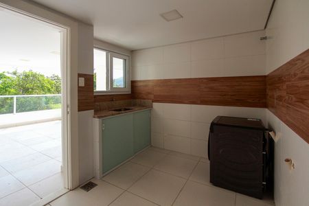 Casa de condomínio à venda com 850m², 4 quartos e 6 vagasÁrea de serviço 