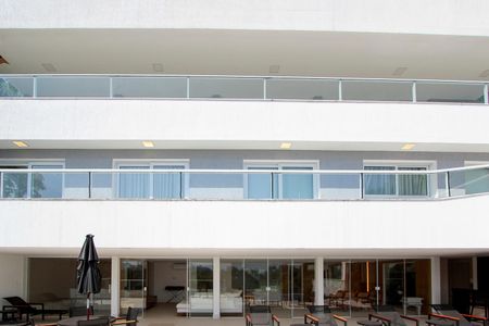 Casa de condomínio à venda com 850m², 4 quartos e 6 vagasFachada interna