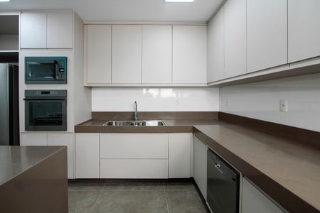 Casa de condomínio à venda com 850m², 4 quartos e 6 vagasCozinha