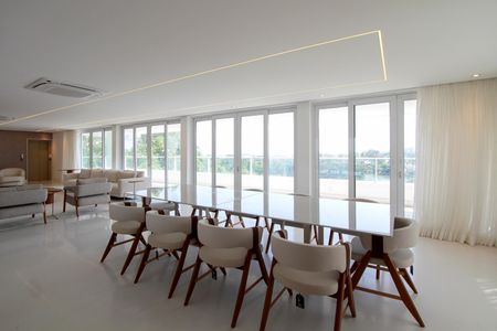 Casa de condomínio à venda com 850m², 4 quartos e 6 vagasSala