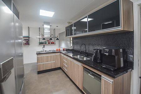 Apartamento à venda com 242m², 4 quartos e 3 vagasCozinha