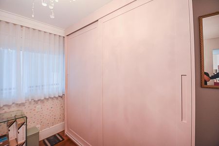 Apartamento à venda com 242m², 4 quartos e 3 vagasQuarto