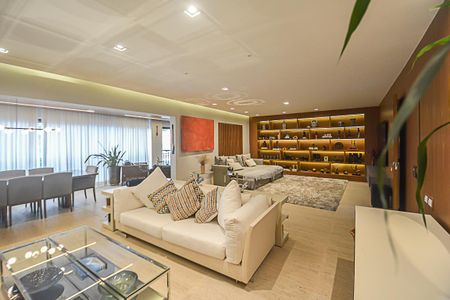 Apartamento à venda com 242m², 4 quartos e 3 vagasSala