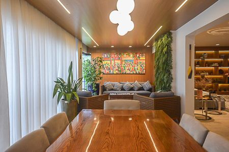 Apartamento à venda com 242m², 4 quartos e 3 vagasSacada