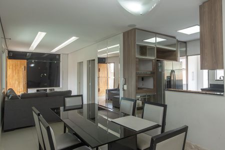 Casa para alugar com 100m², 3 quartos e 1 vaga Casa para alugar com 100m², 3 quartos e 1 vagaSala