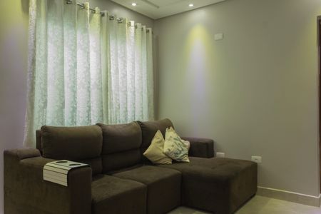 Casa à venda com 110m², 3 quartos e 2 vagasSala