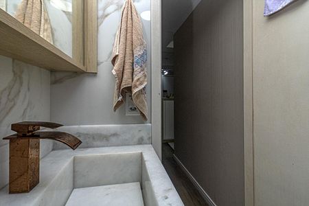 Apartamento à venda com 49m², 2 quartos e 1 vaga Apartamento à venda com 49m², 2 quartos e 1 vagaBanheiro