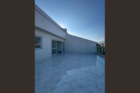 Apartamento à venda com 220m², 4 quartos e 2 vagasFoto 02