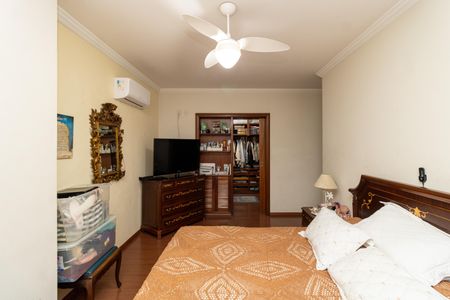 Casa à venda com 380m², 3 quartos e 5 vagas Casa à venda com 380m², 3 quartos e 5 vagasSuíte 1