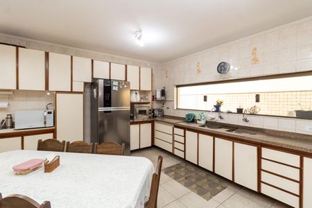 Casa à venda com 380m², 3 quartos e 5 vagas Casa à venda com 380m², 3 quartos e 5 vagasCozinha