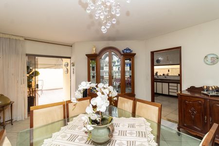 Casa à venda com 380m², 3 quartos e 5 vagas Casa à venda com 380m², 3 quartos e 5 vagasSala de Jantar