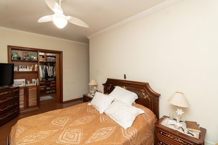 Casa à venda com 380m², 3 quartos e 5 vagas Casa à venda com 380m², 3 quartos e 5 vagasSuíte 1