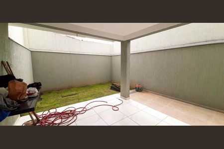 Casa à venda com 125m², 3 quartos e 2 vagas Casa à venda com 125m², 3 quartos e 2 vagasÁrea Externa