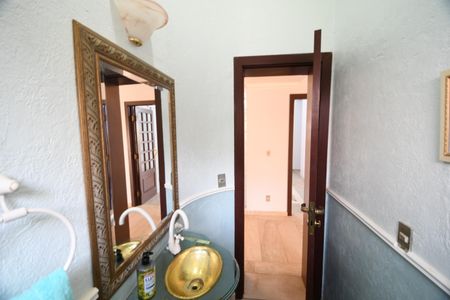 Casa de condomínio para alugar com 487m², 4 quartos e 3 vagasLavabo