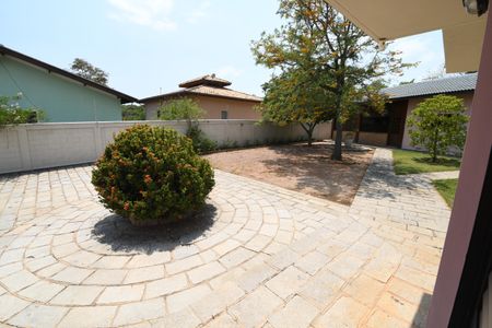 Casa de condomínio para alugar com 487m², 4 quartos e 3 vagas Vista do Banheiro da Suíte 2