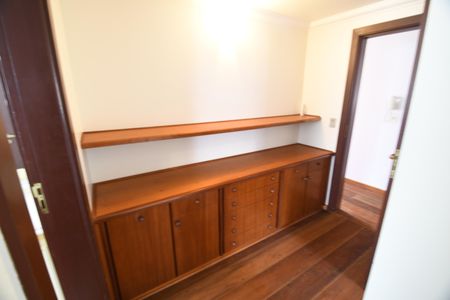 Casa de condomínio para alugar com 487m², 4 quartos e 3 vagasSuíte 1