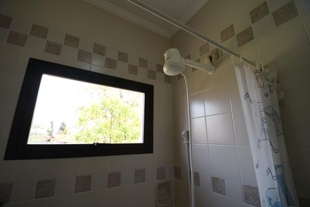 Casa de condomínio para alugar com 487m², 4 quartos e 3 vagasEdícula