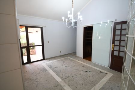 Casa de condomínio para alugar com 487m², 4 quartos e 3 vagasCozinha