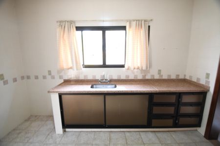 Casa de condomínio para alugar com 487m², 4 quartos e 3 vagasEdícula