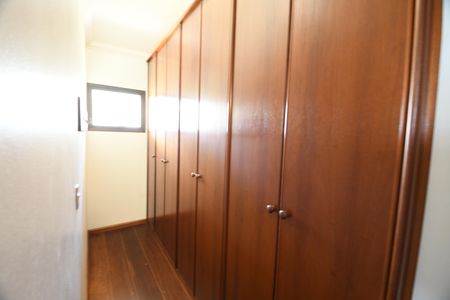 Casa de condomínio para alugar com 487m², 4 quartos e 3 vagasSuíte 2