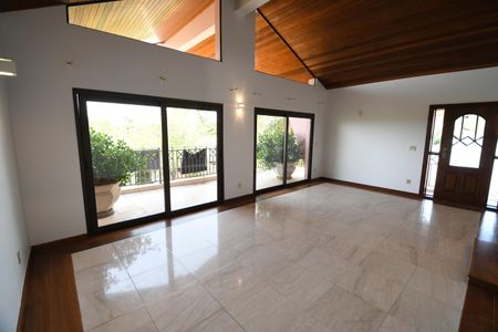 Casa de condomínio para alugar com 487m², 4 quartos e 3 vagasSala 1