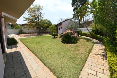 Casa de condomínio para alugar com 487m², 4 quartos e 3 vagasJardim