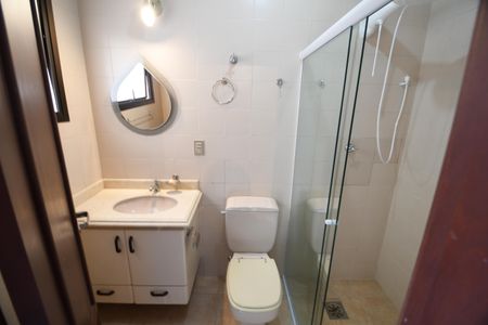 Casa de condomínio para alugar com 487m², 4 quartos e 3 vagasEdícula