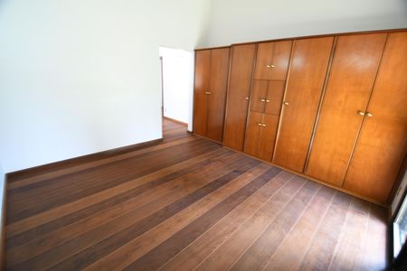 Casa de condomínio para alugar com 487m², 4 quartos e 3 vagasSuíte 3