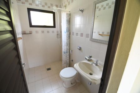 Casa de condomínio para alugar com 487m², 4 quartos e 3 vagasEdícula