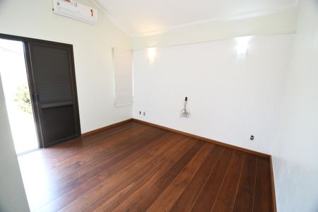 Casa de condomínio para alugar com 487m², 4 quartos e 3 vagasSuíte 2