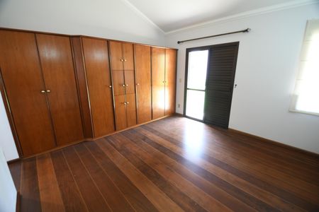 Casa de condomínio para alugar com 487m², 4 quartos e 3 vagasSuíte 3