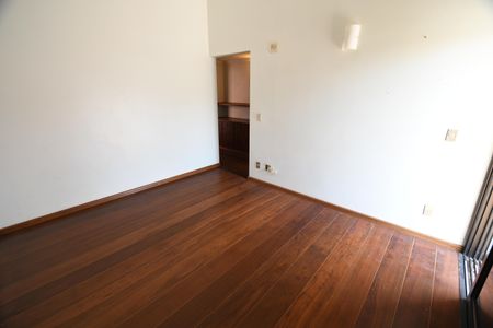 Casa de condomínio para alugar com 487m², 4 quartos e 3 vagasSuíte 2