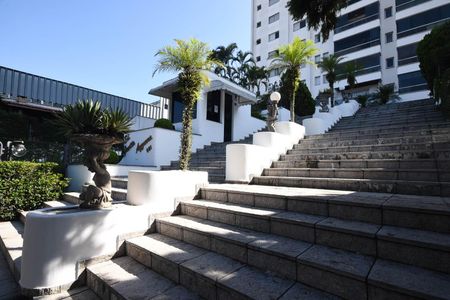 Apartamento à venda com 173m², 4 quartos e 3 vagasEntrada