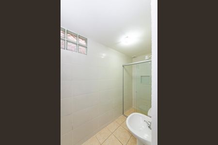 Banheiro de kitnet/studio para alugar com 1 quarto, 12m² em Dom Cabral, Belo Horizonte