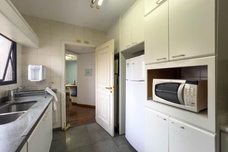 Apartamento à venda com 266m², 3 quartos e 3 vagasCozinha