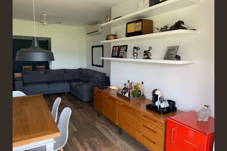 Apartamento à venda com 101m², 2 quartos e 2 vagasFoto 02