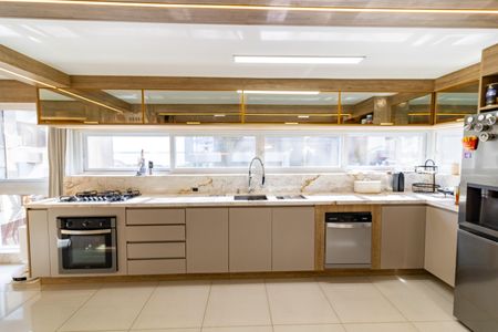 Apartamento à venda com 165m², 3 quartos e 2 vagasCozinha