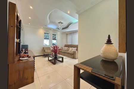 Casa à venda com 3 quartos, 253m² em Santa Amelia, Belo Horizonte