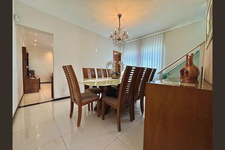 Casa à venda com 3 quartos, 253m² em Santa Amelia, Belo Horizonte