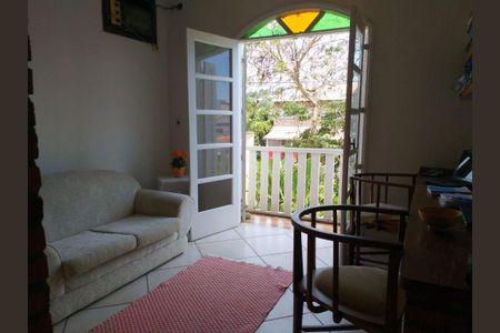 Casa à venda com 3 quartos, 235m² em Piratininga, Niterói