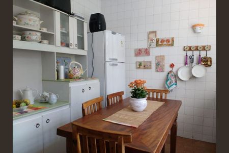 Casa à venda com 3 quartos, 235m² em Piratininga, Niterói