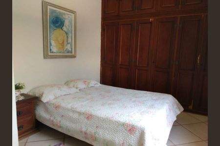 Casa à venda com 3 quartos, 235m² em Piratininga, Niterói