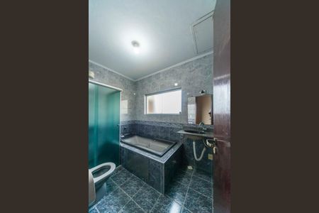 Casa para alugar com 315m², 3 quartos e 8 vagas Casa para alugar com 315m², 3 quartos e 8 vagasBanheiro Social