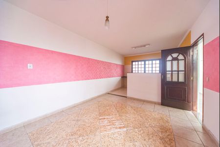 Casa para alugar com 315m², 3 quartos e 8 vagas Casa para alugar com 315m², 3 quartos e 8 vagasCopa